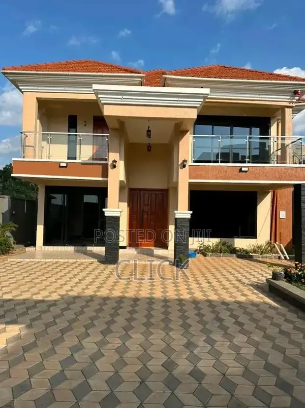 5 Bedroom Duplex for Rent in Bugolobi - 1