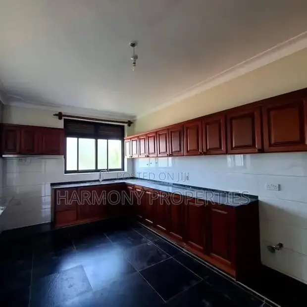 3 Bedroom Apartment for Rent in Bugolobi - 1