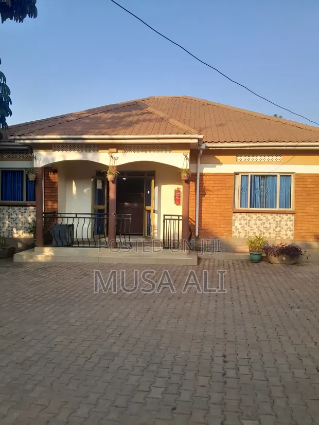 Furnished 12-Bedroom House for Rent in Mutundwe Village, Makindye - 1