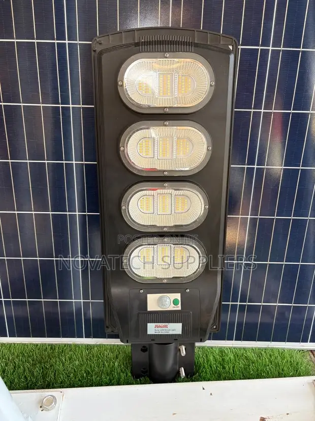 ALLTOP 200W All-in-One Solar Street Light - 1
