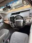Toyota Noah 2.0 143hp AWD (7 Seater) 2013 Gray - 3