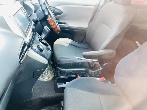 Toyota Wish 2010 - 1