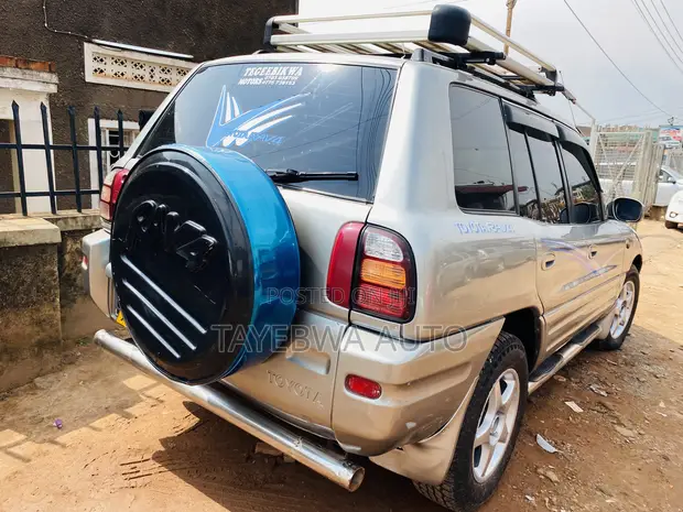 Toyota RAV4 2000 Silver - 1