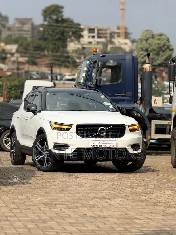 Volvo EX40 Single Motor Extended Range RWD Core 2025 White - 1