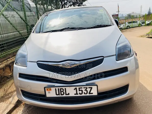 Toyota Ractis 1.3 FWD 2008 Gray - 1