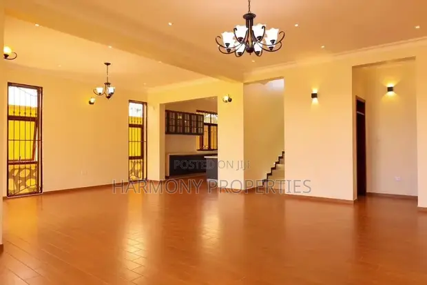 6-Bedroom Mansion for Rent in Bunga, Central Division - 1