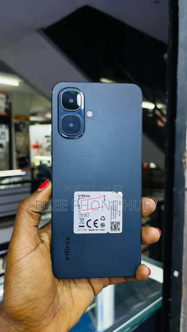 Infinix Smart 10 64GB Black - 1