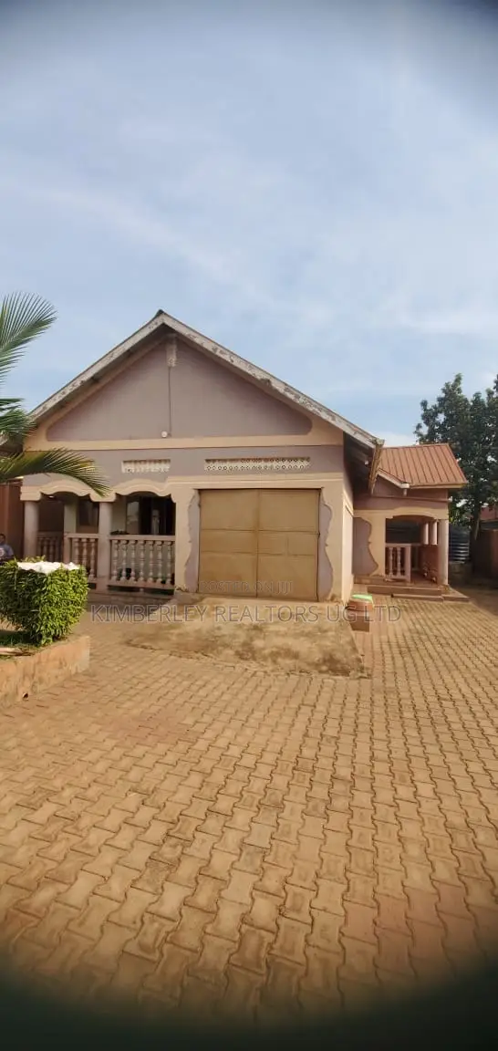 4 Bedroom House for Sale in Kawanda Town - 1