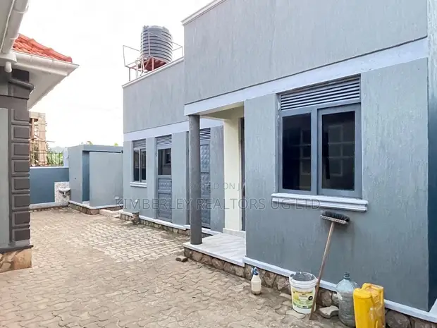 4 Bedroom House for Sale in Kitende Ssekiwunga - 1
