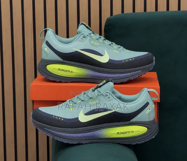 Original Nike Vomero 18 Gore-Tex Road Running Shoes - 1