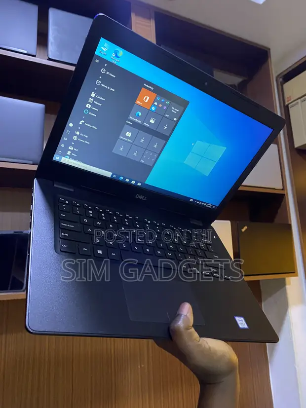 Dell Latitude 14 E7470 Laptop - 1