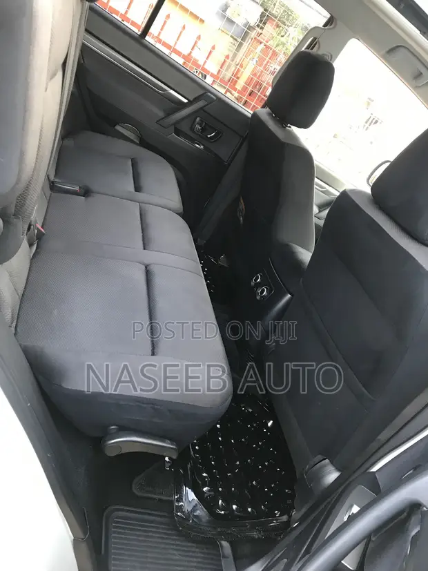 Mitsubishi Pajero 2011 White - 1