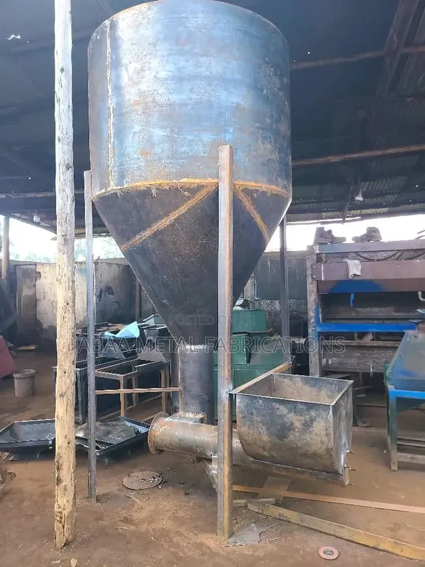 Self Loader Animal Feed Mixer - 1