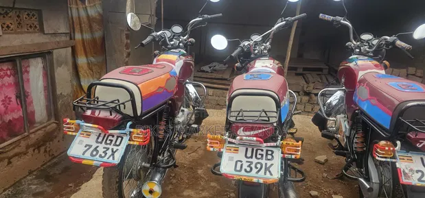 Bajaj Boxer 2025 Red - 1
