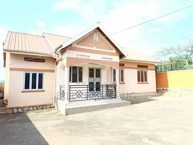 4 Bedroom House for Sale in Seeta-Kigunga - 1