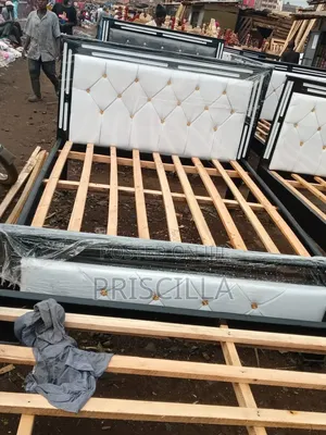 5x6 Bed Frame with White Leather