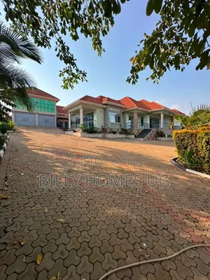 4 Bedroom House for Sale in Kira Nakwero