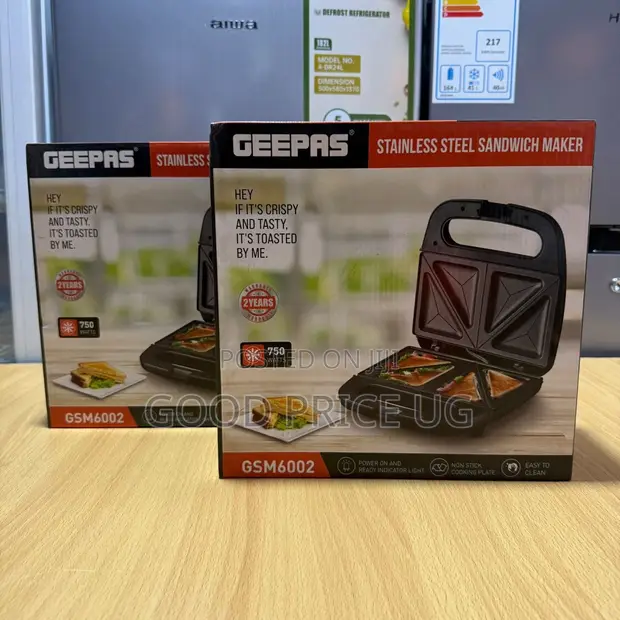 Geepas 750W 2-Slice Stainless Steel Sandwich Maker - 1