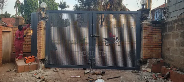 Striped Swinging Gate - Brand New Steel - 1