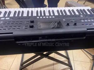 Yamaha PSR-E583 Electronic Keyboard Piano