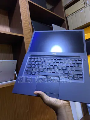 Dell Latitude 14 E7470 Laptop