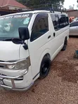 Toyota HiAce 2012 White - 5