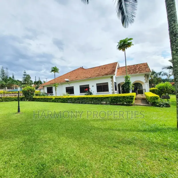 5-Bedroom Bungalow for Rent in Bugolobi - 1