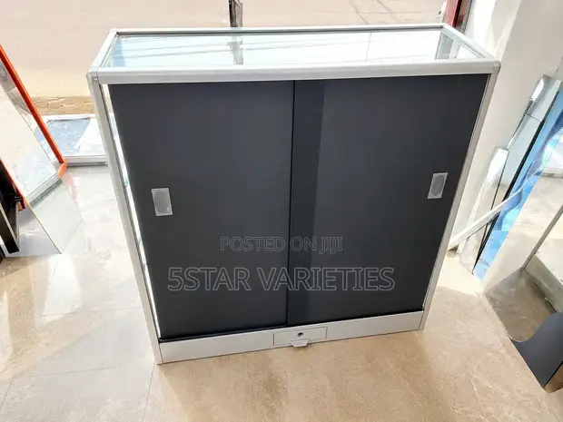 Brand New Display Showcase for Retail and Restaurants - 1