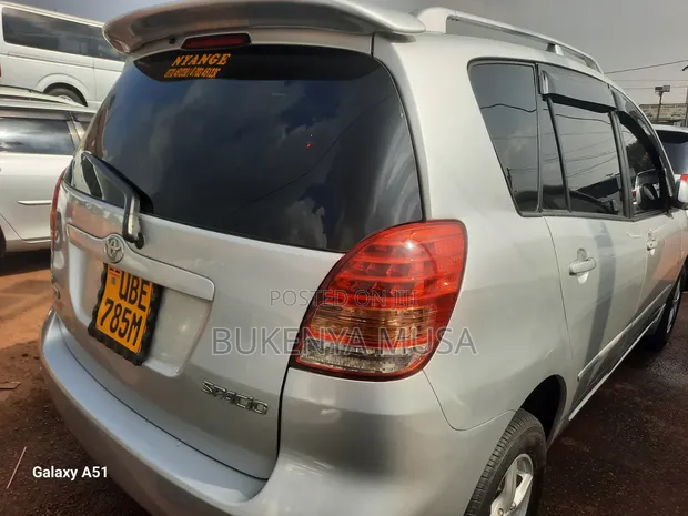 Toyota Corolla Spacio 2005 Silver - 1