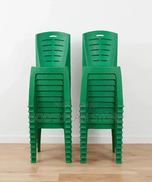 Verdant Vibes Stackable Plastic Chairs (Green)