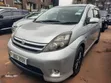 Toyota Isis 2009 Silver - 2