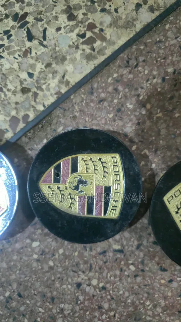 Porsche Cayenne Rim Centre Cap (Used) - 1