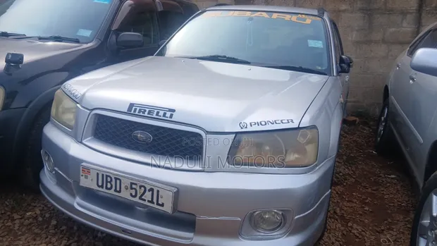 Subaru Forester 2004 Silver - 1