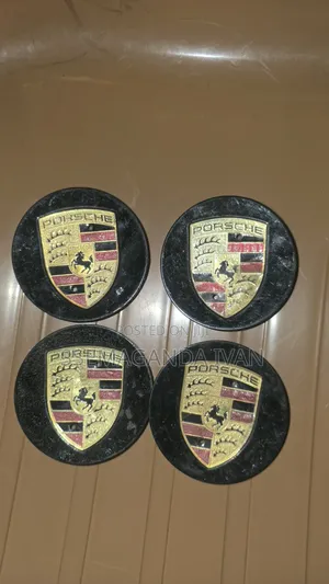 Porsche Cayenne Original Centre Cap Set (4)