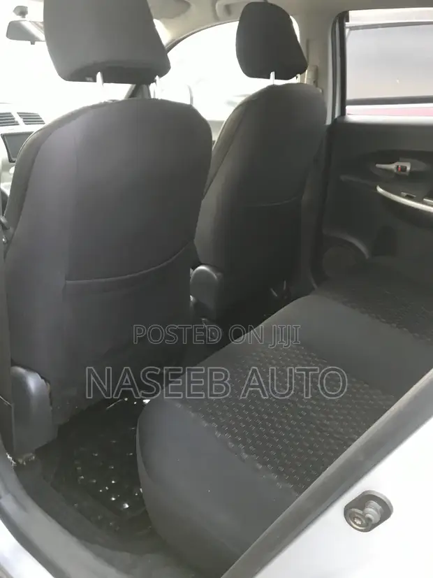 Toyota IST 2010 Silver - 1