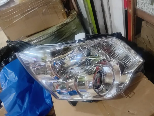 Toyota Noah Headlamps (2010-2012) - 1