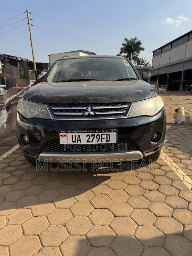 Mitsubishi Outlander SE 2011 Black - 1