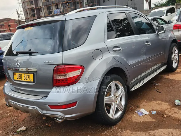Mercedes-Benz M Class 2010 Silver - 1