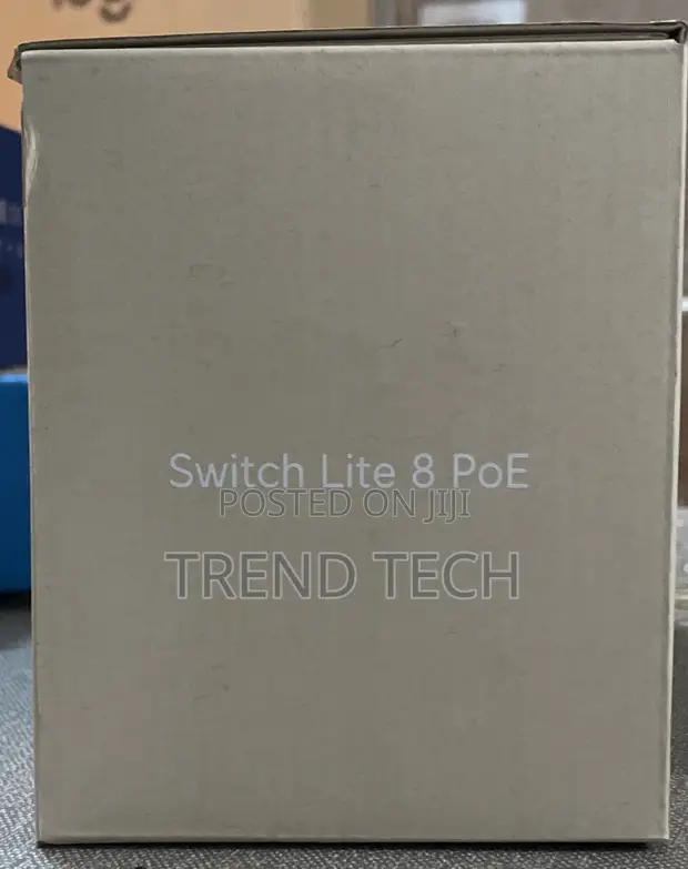 UniFi Switch Lite 8 PoE Switch - 1