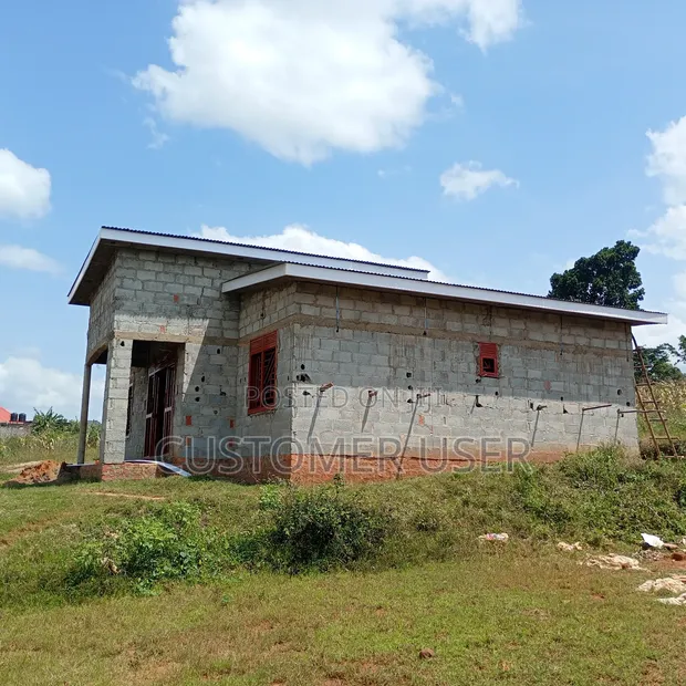 3-Bedroom Bungalow for Sale in Wakiso, Half London - 1