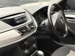 BMW X1 xDrive28i 2013 SUV