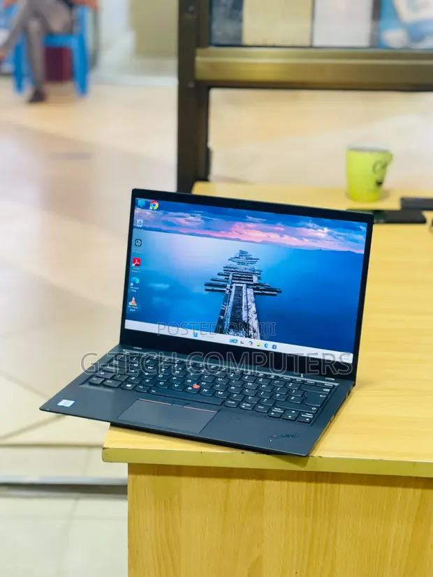 Lenovo ThinkPad X1 Carbon Laptop - 1