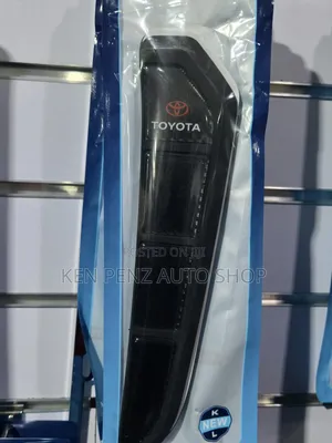Universal Toyota Car Side Fender Vents (Fiber, Longer Size)