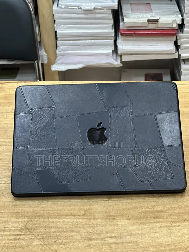 MacBook Air 13.6” Leather Protective Case (M2/M3/M4/M5) - 1