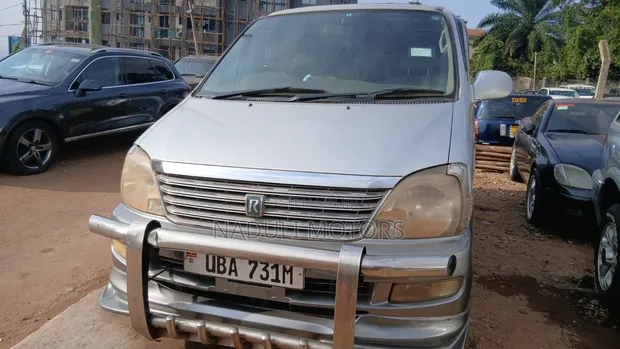 Toyota Regius 1998 Silver - 1