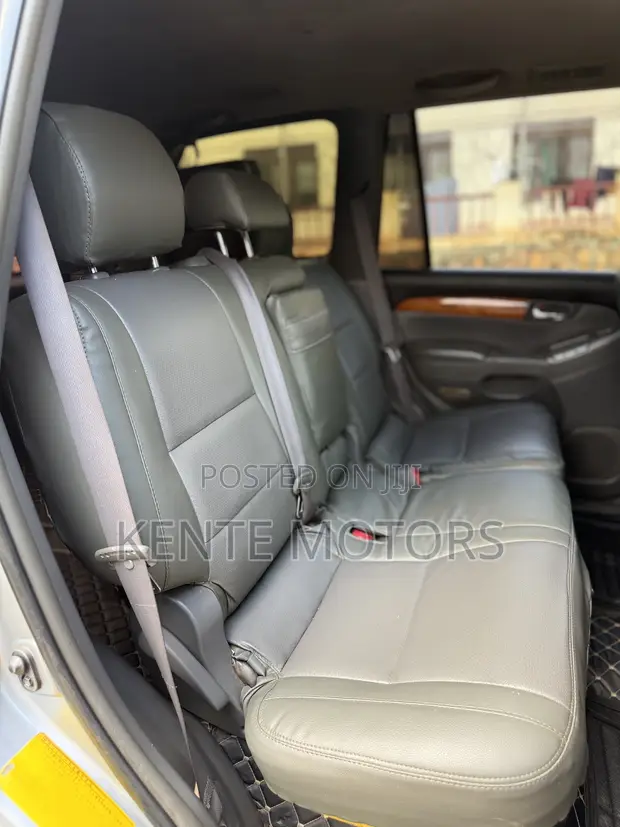 2005 Toyota Land Cruiser Prado 3.0 D-4D 3dr Silver - 1