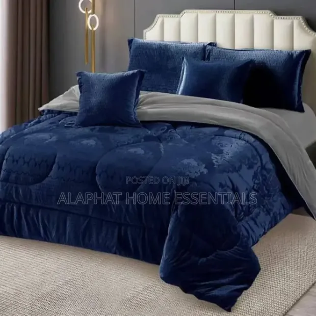 6 Piece 6x6 Jacquard Duvet Set - 1