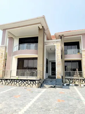 5 Bedroom Villa for Sale in Ssisa