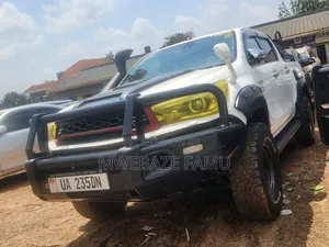 Toyota Hilux Revo 2020 White