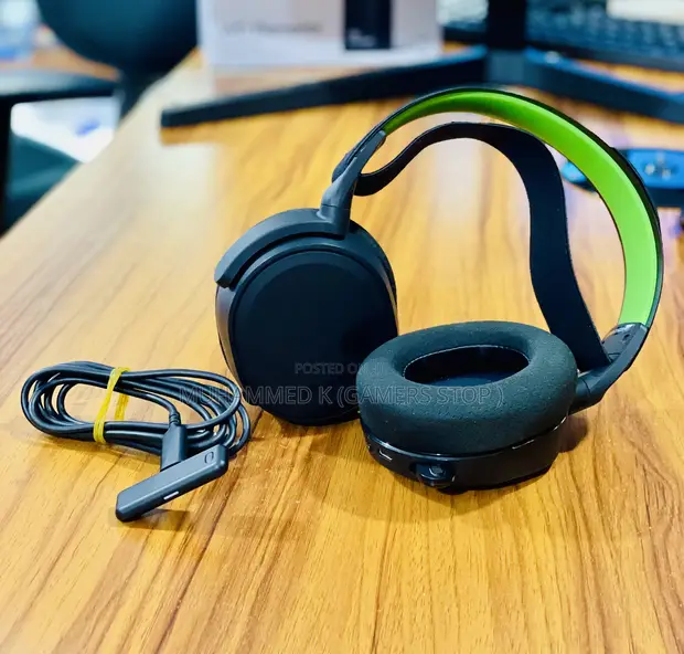 Steelseries Arctis Nova 7X+ Wireless Gaming Headset - 1